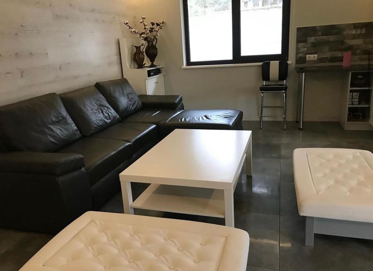 Royal Relax Guest House Khorodelets Екстериор снимка